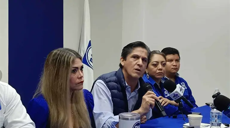 Luis Carlos Dupeyrón alza la mano por candidatura del PAN a la alcaldía de Centro