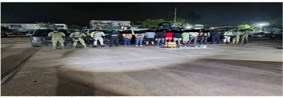 Aprehenden a nueve presuntos distribuidores de droga en Centro; tres son menores de edad