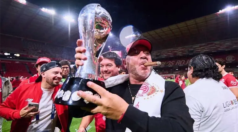 Mohamed entraría a top 3 de entrenadores más ganadores en Liga Mx y sería el 5to bicampeón