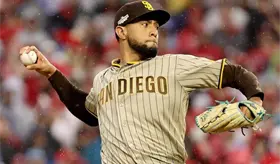 El cerrador Robert Suarez firma por cuatro años con los Bravos de Atlanta