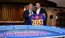 El Barcelona renueva a su canterano Erick García hasta el 2031