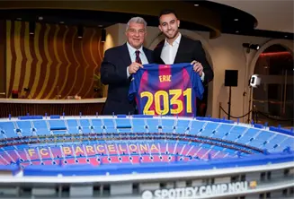El Barcelona renueva a su canterano Erick García hasta el 2031