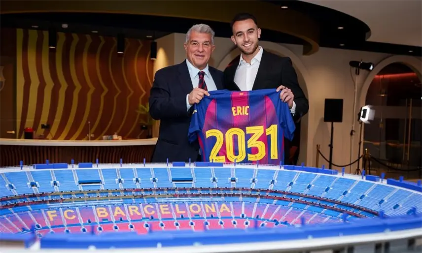El Barcelona renueva a su canterano Erick García hasta el 2031
