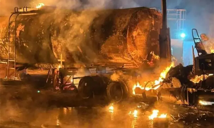 Se incendia pipa con diésel en zona industrial de Altamira, Tamaulipas