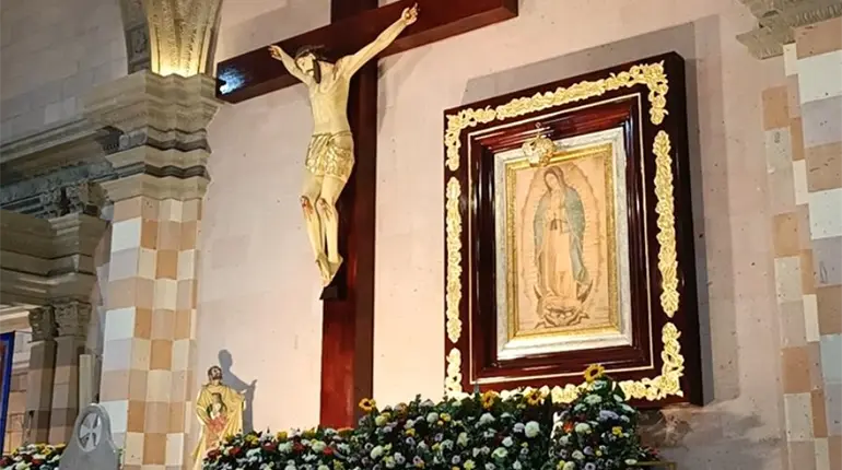 Llegan antorchistas al santuario de la Virgen de Guadalupe Primero de Mayo