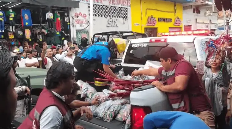 Decomisan petardos en calles aledañas a mercados de Villahermosa
