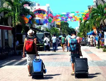Presume SECTUR récord de visitantes internacionales a México