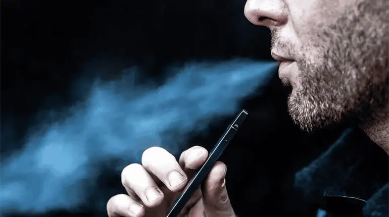 Llama Sheinbaum a gobiernos estatales a evitar posible mercado negro de vapeadores, tras prohibición