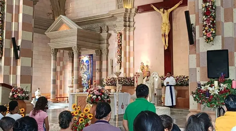 ¡Desbordan fe guadalupana! Visitan 35 mil el santuario en Villahermosa