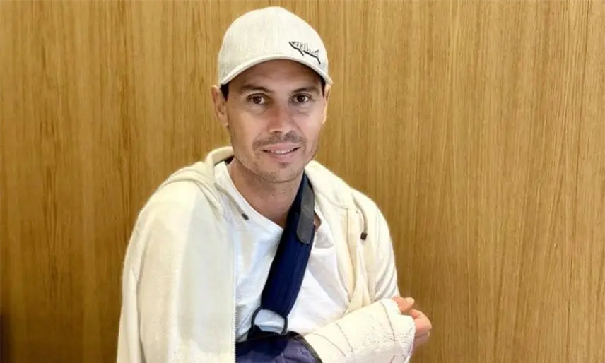 El ex tenista Rafael Nadal es operado por una artrosis severa en la mano