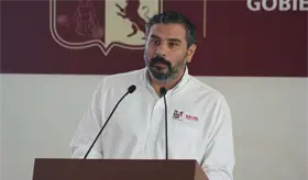 Descarta Alejandro Calderón renunciar a la Secretaría de Salud