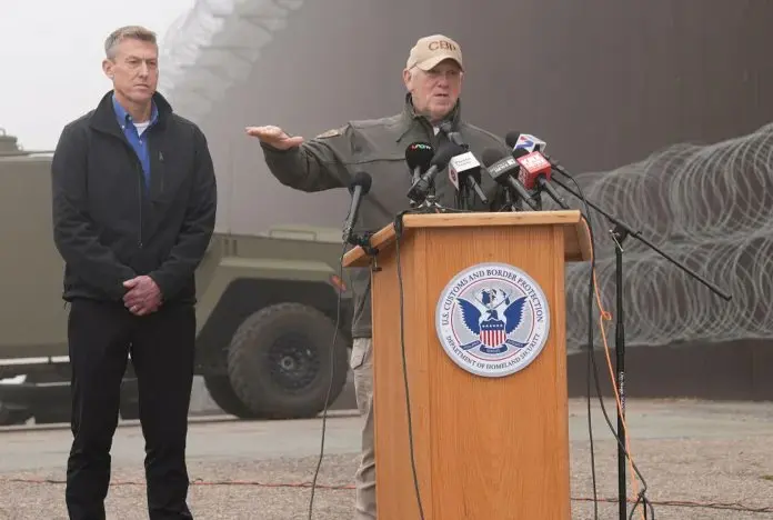 "Váyanse a casa" pide el Zar de la Frontera estadounidense a migrantes