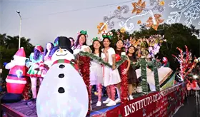 Disfrutan tabasque&ntilde;os Caravana Navide&ntilde;a 2025