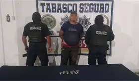 Detienen a sujeto con posesi&oacute;n de droga en Comalcalco