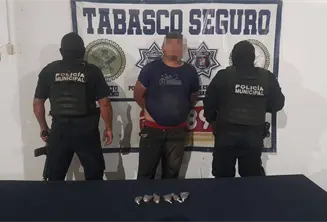 Detienen a sujeto con posesi&oacute;n de droga en Comalcalco