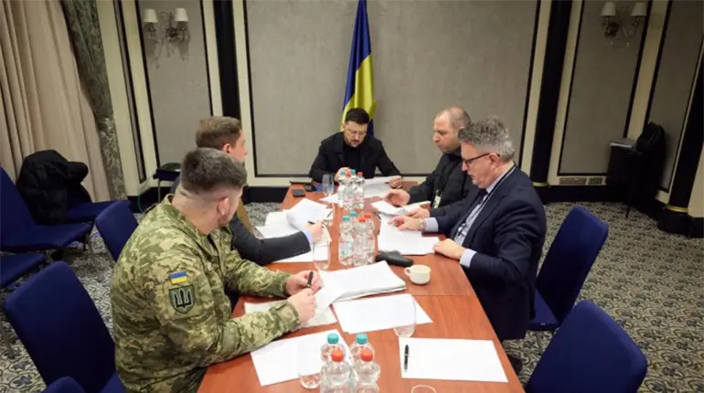 Ucrania se re&uacute;ne con emisarios de EE.UU. para negociar un fin de la guerra