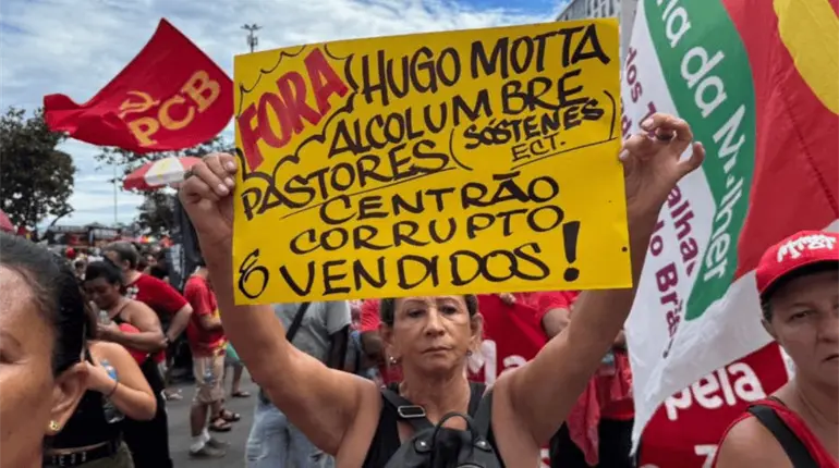 Marchan en Brasil contra ley que podr&iacute;a reducir condena de Bolsonaro