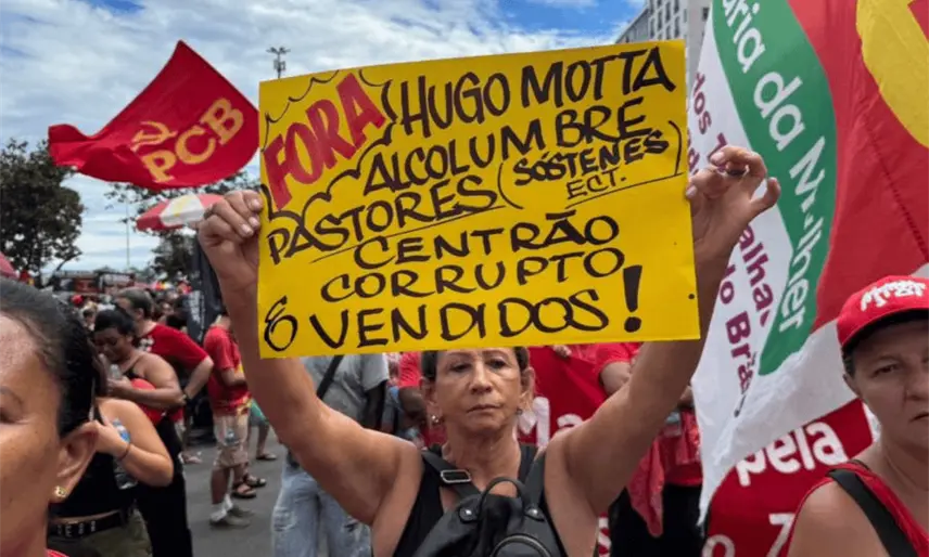 Marchan en Brasil contra ley que podría reducir condena de Bolsonaro