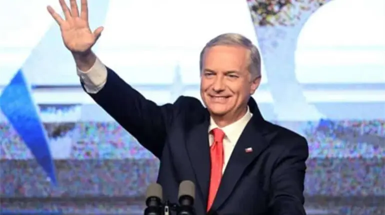 Jos&eacute; Antonio Kast es el nuevo presidente electo de Chile; tras alcanzar casi el 60% de los votos