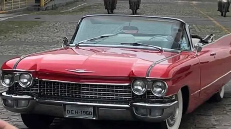 Roberto Carlos sufre accidente con su Cadillac en Brasil