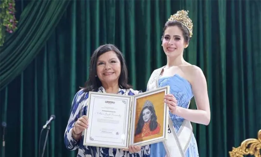 Centro entrega reconocimiento de Huésped Distinguida a Fátima Bosch