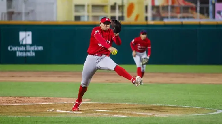 Megan Faraimo, ganadora de la triple corona, no jugar&aacute; con Diablos Softbol en 2026