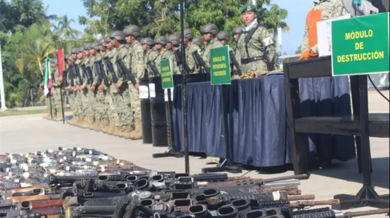 Destruyen en Guerrero m&aacute;s de 200 armas, cargadores y decenas de miles de cartuchos