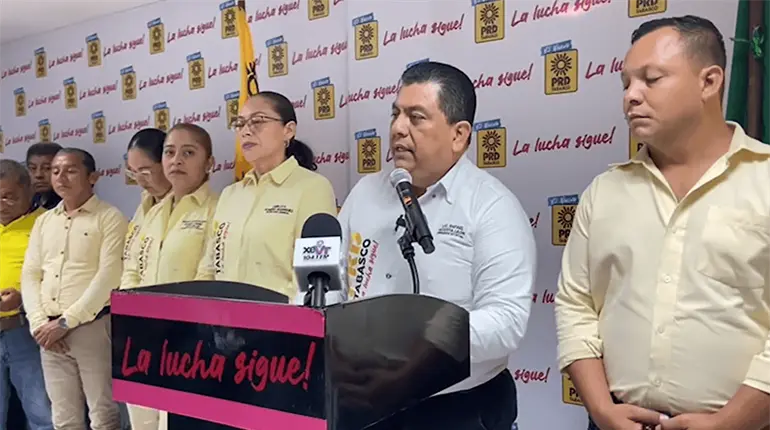 Urge PRD al gobierno dar &acute;golpe de tim&oacute;n&acute;; en enero presentar&aacute; proyecto alternativo