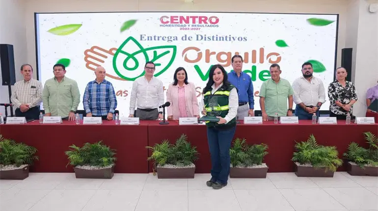 Entrega Ayuntamiento de Centro 11 distintivos "Orgullo Verde a Buenas Pr&aacute;cticas Socioambientales"