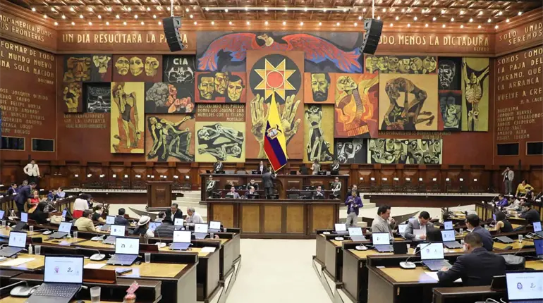 Ecuador aprueba resoluci&oacute;n para respaldar la detenci&oacute;n de Maduro