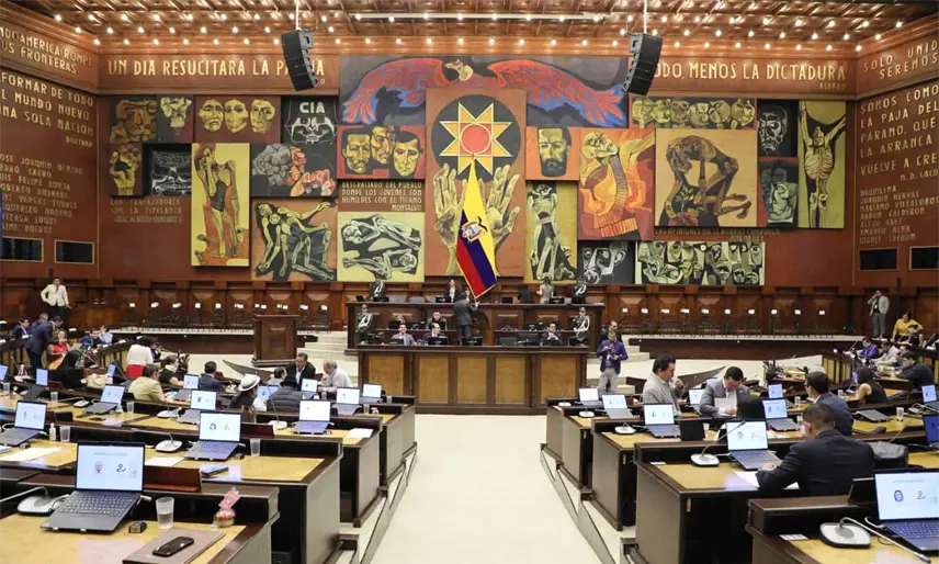 Ecuador aprueba resolución para respaldar la detención de Maduro