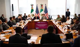 EE. UU. y M&eacute;xico acuerdan acelerar acciones contra el tr&aacute;fico de armas y el "huachicol"