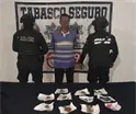 Detienen en Comalcalco a dos hombres por presunto narcomenudeo