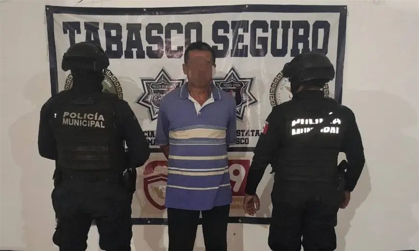 Detienen en Comalcalco a dos hombres por presunto narcomenudeo