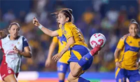 Mexicana &acute;La Maga&acute; Ovalle gana el premio Marta al mejor gol de la temporada