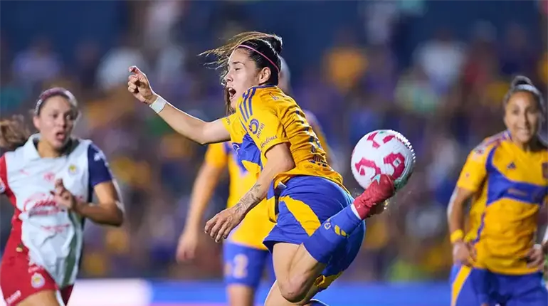 Mexicana &acute;La Maga&acute; Ovalle gana el premio Marta al mejor gol de la temporada