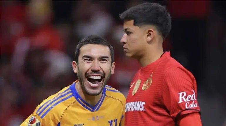 Juan Pablo Vig&oacute;n, suspendido dos partidos tras final del Apertura 2025