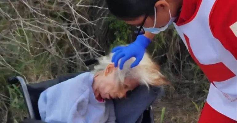 Abandonan a abuelita en silla de ruedas en Matamoros, Tamaulipas