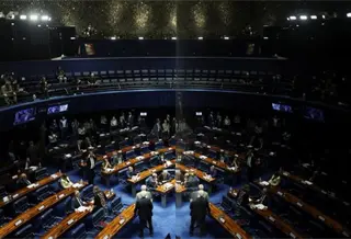 Congreso de Brasil aprueba ley para reducir pena de Bolsonaro