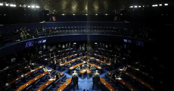 Congreso de Brasil aprueba ley para reducir pena de Bolsonaro