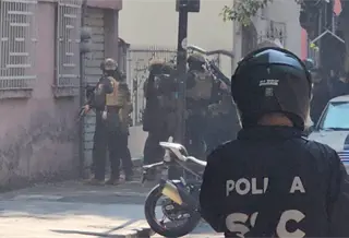6 detenidos y un oficial herido deja balacera entre delincuentes y polic&iacute;as en CDMX