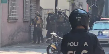 Balean a polic&iacute;a en operativo antiextorsi&oacute;n en la colonia Ju&aacute;rez de la CDMX; hay 4 detenidos