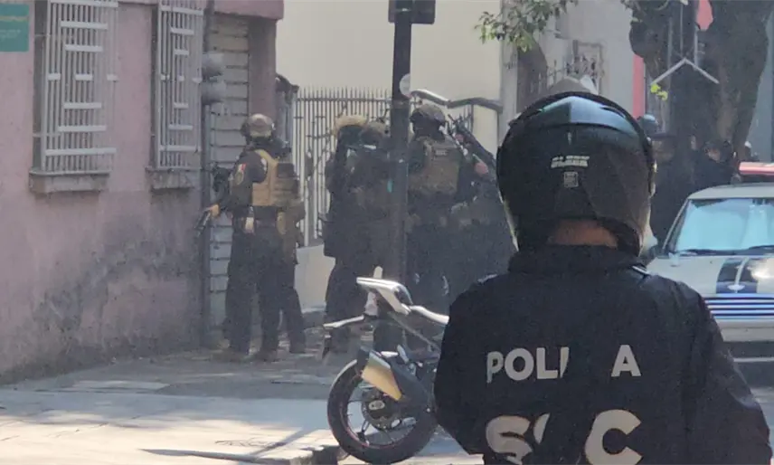 Balean a policía en operativo antiextorsión en la colonia Juárez de la CDMX; hay 4 detenidos