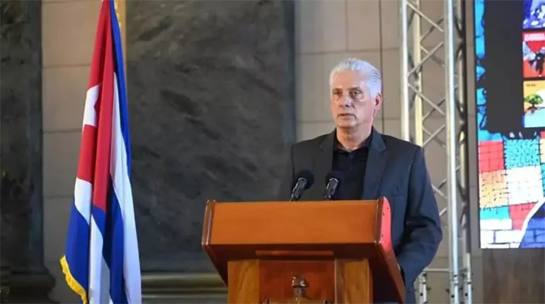 Agradece D&iacute;az-Canel a M&eacute;xico inclusi&oacute;n de Cuba en el proyecto de lectura "25 para el 25"