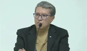 Monreal insta a esperar resoluci&oacute;n de la SCJN sobre "Ley Esposa"