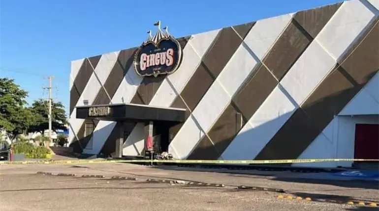 Balean e incendian casino Grand Circus en Culiac&aacute;n; no hay lesionados