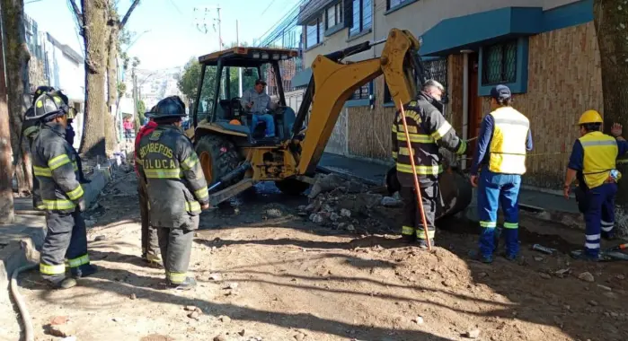 Evac&uacute;an m&aacute;s de mil 500 personas en la colonia La Merced en Edomex por fuga de gas
