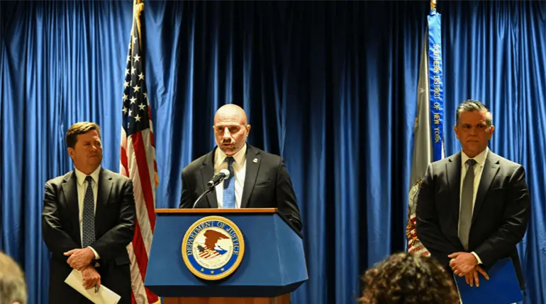 Subdirector del FBI anuncia que dejar&aacute; el cargo en enero