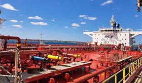 M&eacute;xico env&iacute;a 80 mil barriles de combustible a Cuba en apoyo por crisis de apagones