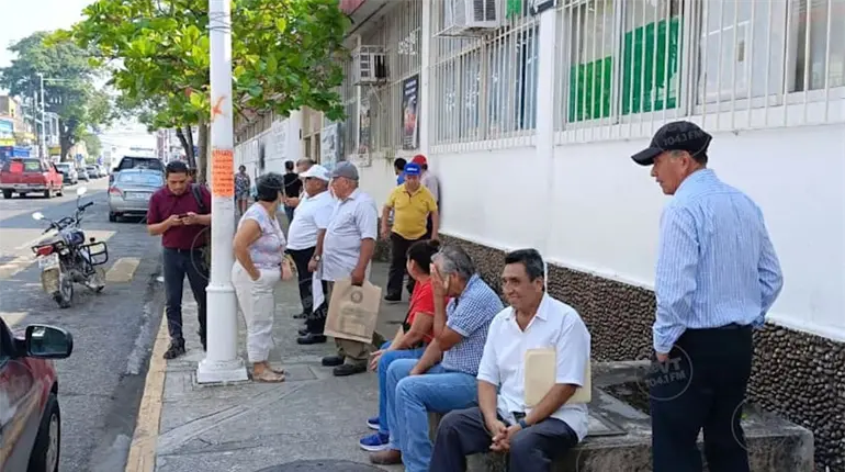 Esperar&aacute;n jubilados fecha establecida para recibir pagos de fin de a&ntilde;o; desisten de bloqueo